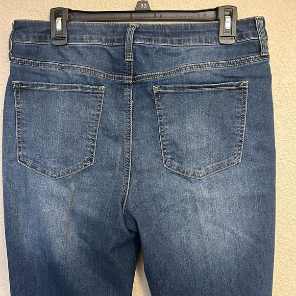 Juniors flare jeans size 13, 32” inseam from Kohls. - Picture 5 of 8